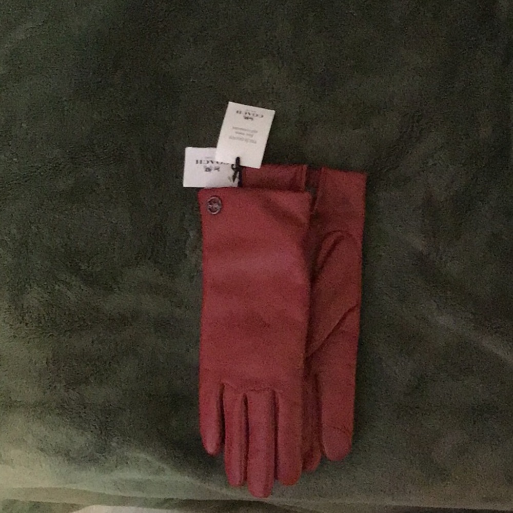 Coach 7 1/2 tech gloves